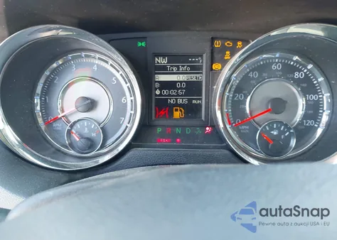 2015 Chrysler Town & Country Touring z USA, uszkodzony, nr VIN 2C4RC1BG2FR621088